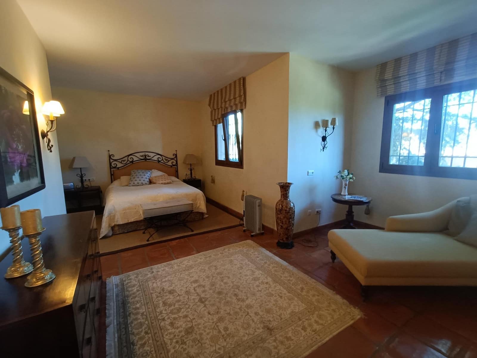 8 sypialnia Finka/Dom wiejski na sprzedaż w Coin z basenem garażem - 2 400 000 € (Ref: 9755692)