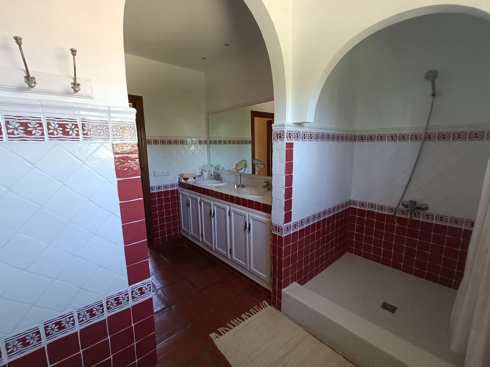 8 sypialnia Finka/Dom wiejski na sprzedaż w Coin z basenem garażem - 2 400 000 € (Ref: 9755692)