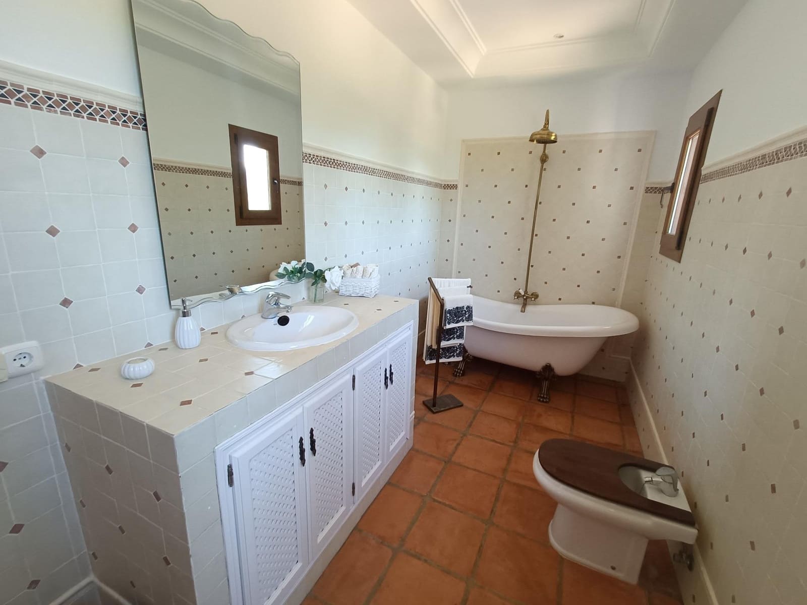 8 sypialnia Finka/Dom wiejski na sprzedaż w Coin z basenem garażem - 2 400 000 € (Ref: 9755692)