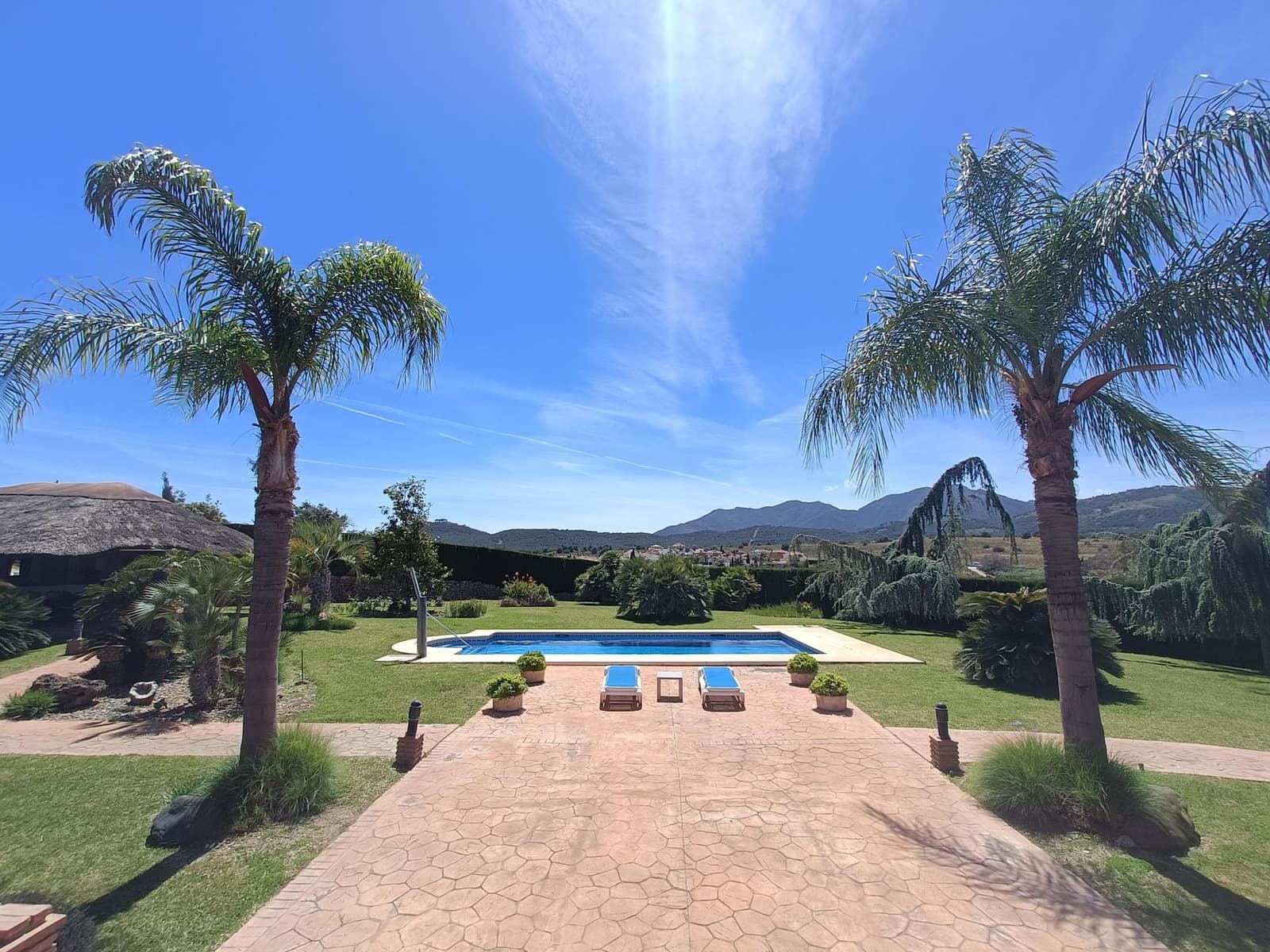 8 sypialnia Finka/Dom wiejski na sprzedaż w Coin z basenem garażem - 2 400 000 € (Ref: 9755692)