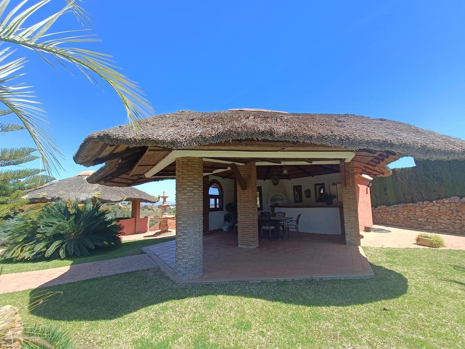 8 sypialnia Finka/Dom wiejski na sprzedaż w Coin z basenem garażem - 2 400 000 € (Ref: 9755692)