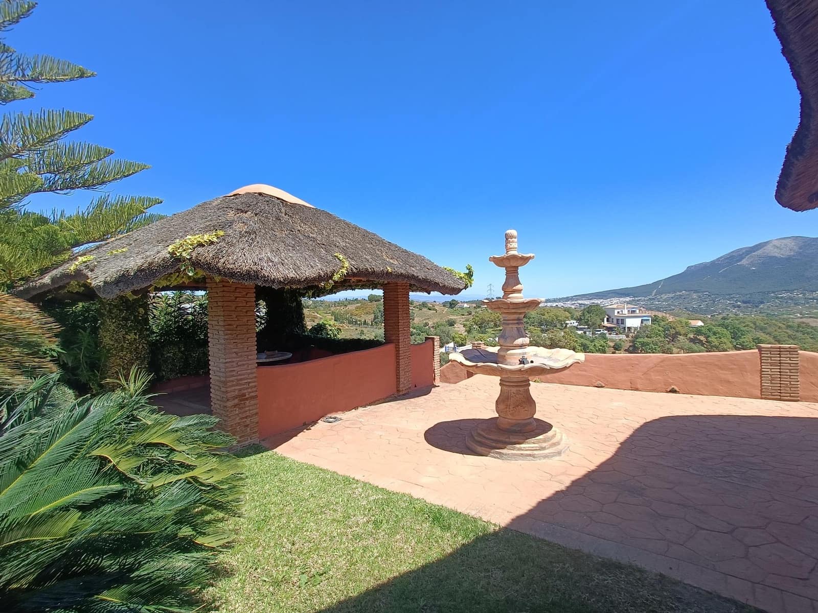 8 sypialnia Finka/Dom wiejski na sprzedaż w Coin z basenem garażem - 2 400 000 € (Ref: 9755692)