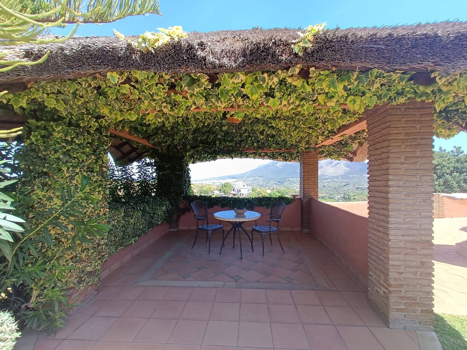 8 sypialnia Finka/Dom wiejski na sprzedaż w Coin z basenem garażem - 2 400 000 € (Ref: 9755692)