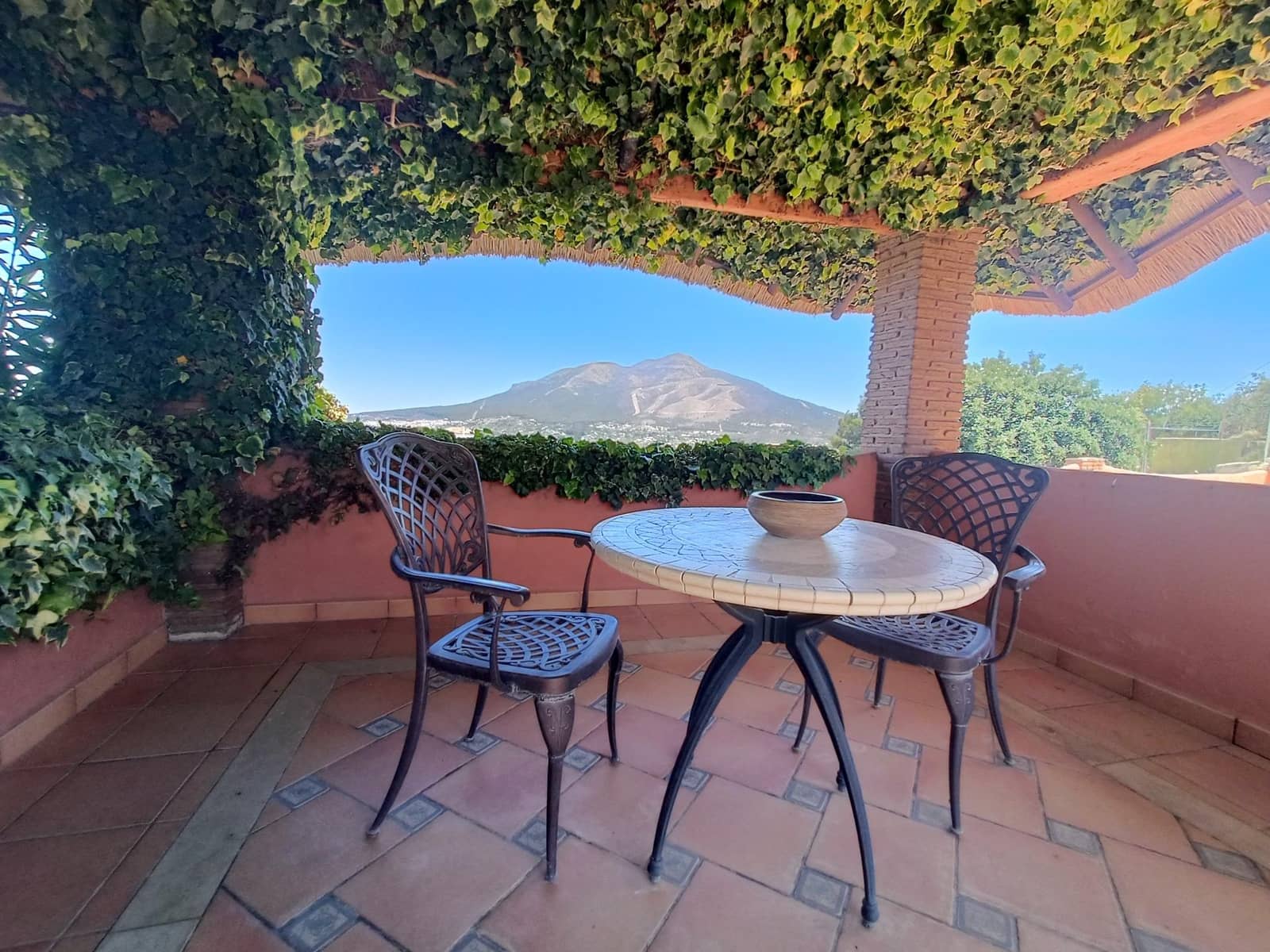 8 sypialnia Finka/Dom wiejski na sprzedaż w Coin z basenem garażem - 2 400 000 € (Ref: 9755692)