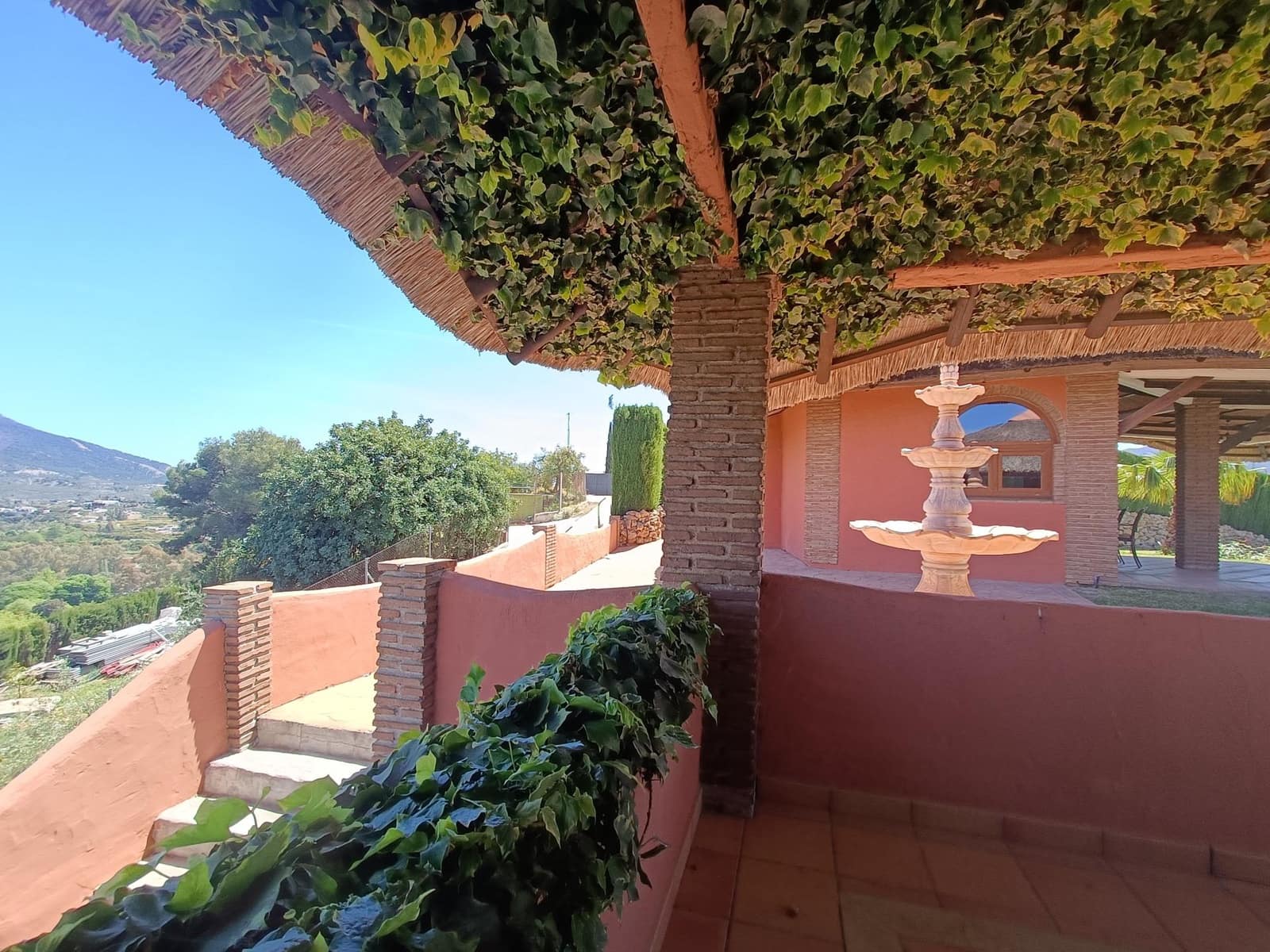 8 sypialnia Finka/Dom wiejski na sprzedaż w Coin z basenem garażem - 2 400 000 € (Ref: 9755692)