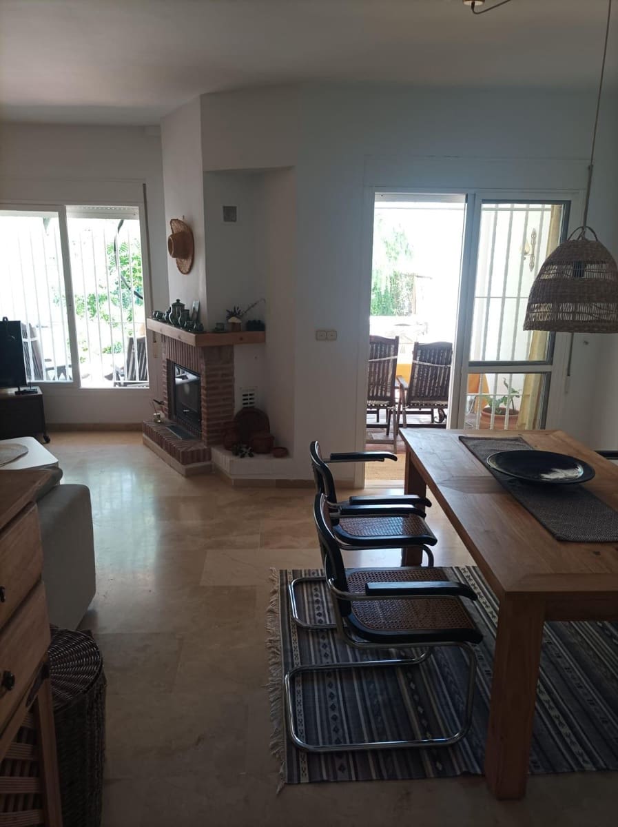 4 makuuhuone Rivitalo myytävänä paikassa Alhaurin el Grande mukana uima-altaan - 369 000 € (Ref: 9860107)