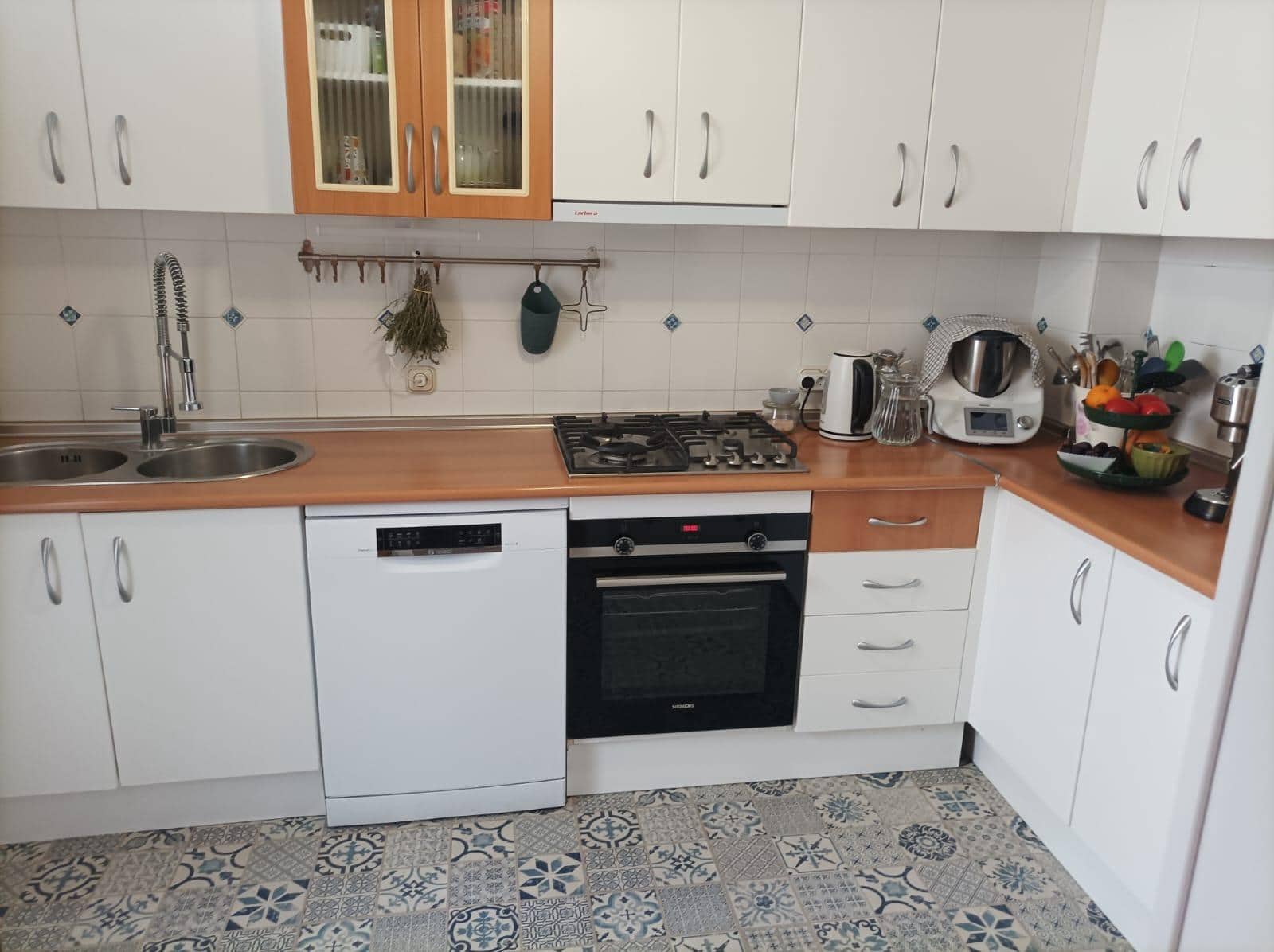 4 makuuhuone Rivitalo myytävänä paikassa Alhaurin el Grande mukana uima-altaan - 369 000 € (Ref: 9860107)