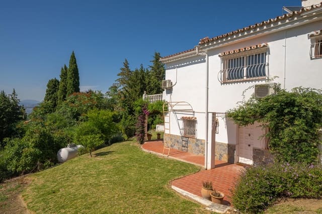 3 slaapkamer Villa te koop in Alhaurín el Grande met zwembad garage - € 549.000 (Ref: 9865210)