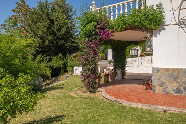 3 slaapkamer Villa te koop in Alhaurín el Grande met zwembad garage - € 549.000 (Ref: 9865210)