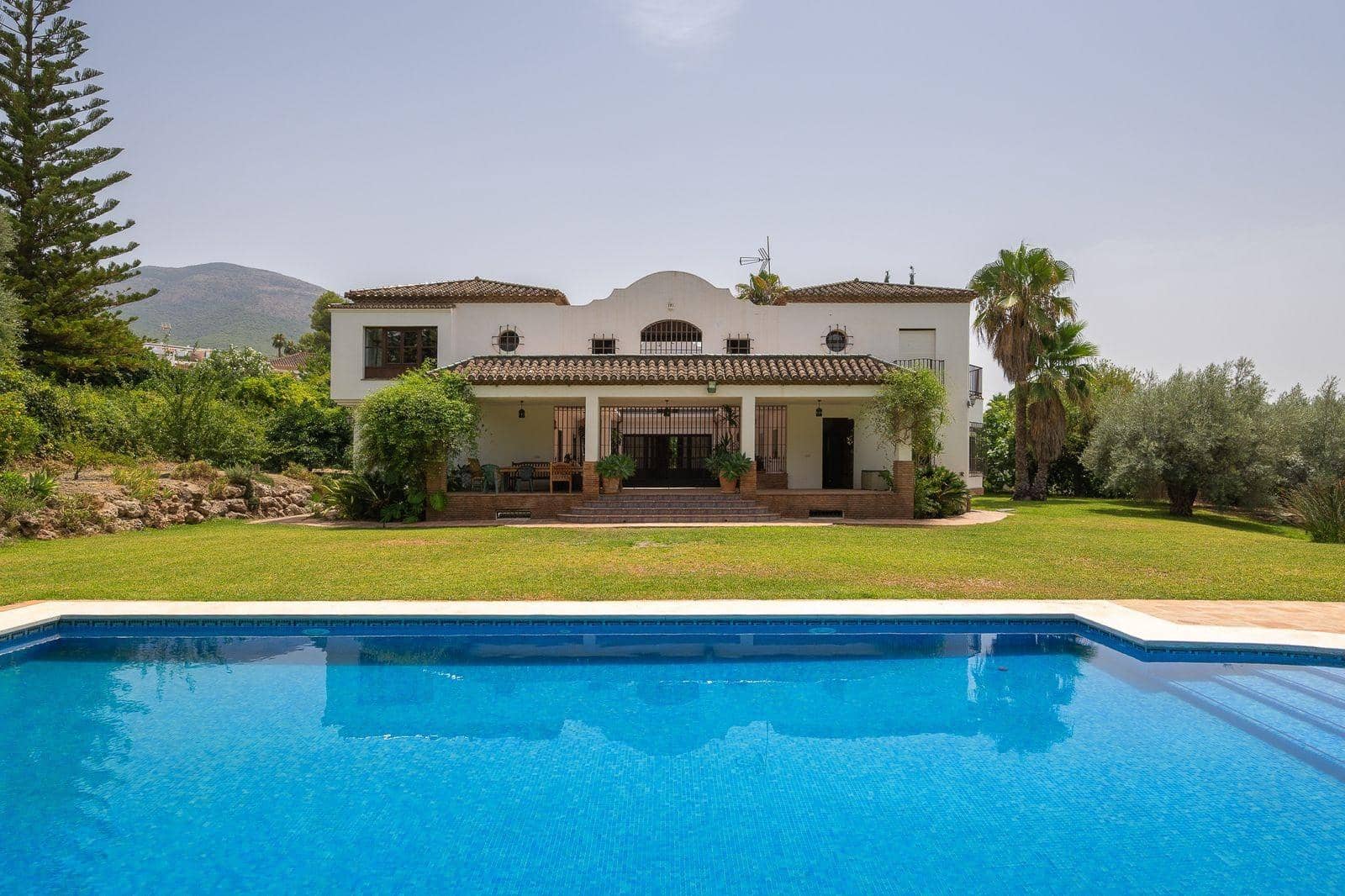 Chalet de 6 habitaciones en Alhaurín el Grande en venta con piscina garaje - 1.500.000 € (Ref: 9990735)