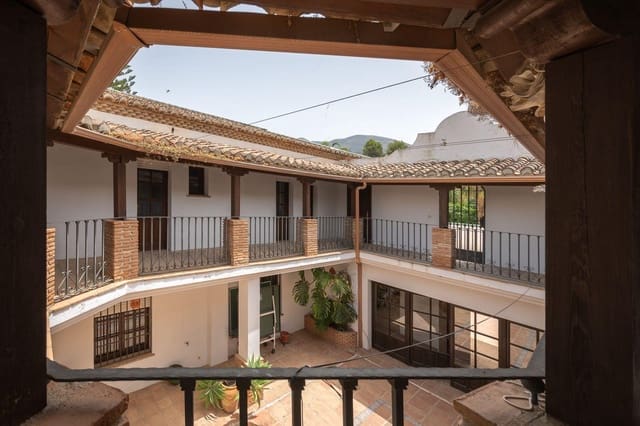 Chalet de 6 habitaciones en Alhaurín el Grande en venta con piscina garaje - 1.500.000 € (Ref: 9990735)