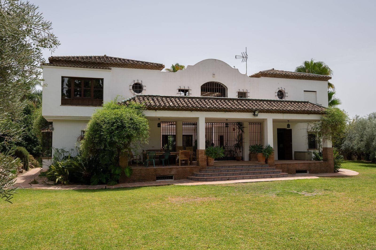 Chalet de 6 habitaciones en Alhaurín el Grande en venta con piscina garaje - 1.500.000 € (Ref: 9990735)