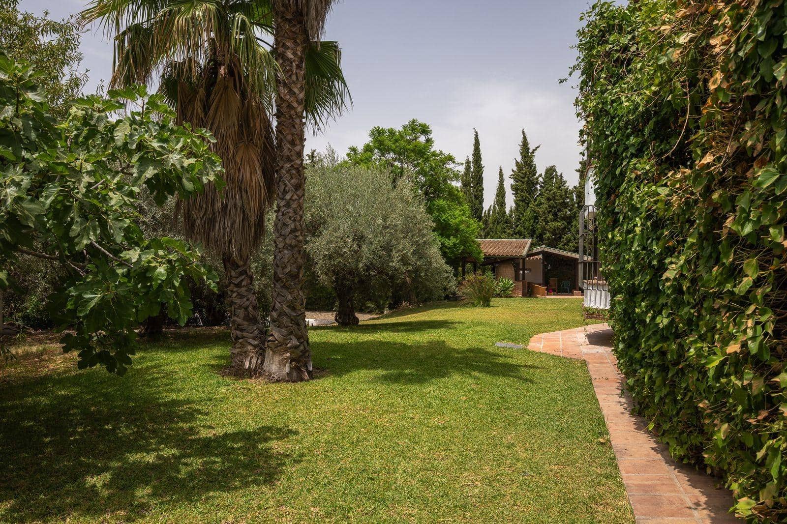 Chalet de 6 habitaciones en Alhaurín el Grande en venta con piscina garaje - 1.500.000 € (Ref: 9990735)