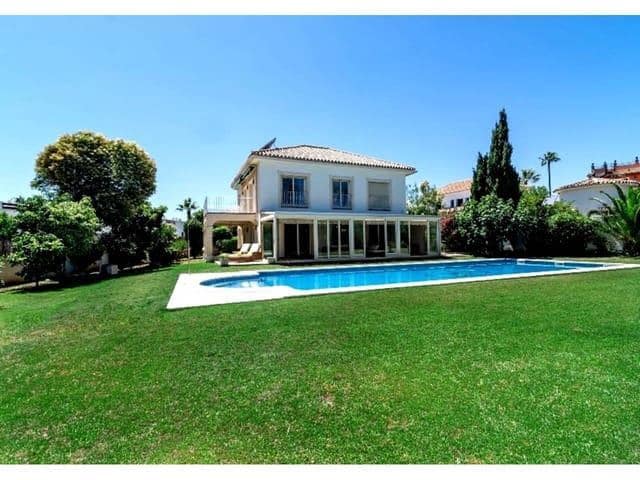 Chalet de 6 habitaciones en San Pedro de Alcantara, Marbella en alquiler vacacional con piscina garaje - 4.855 € (Ref: 8124781)