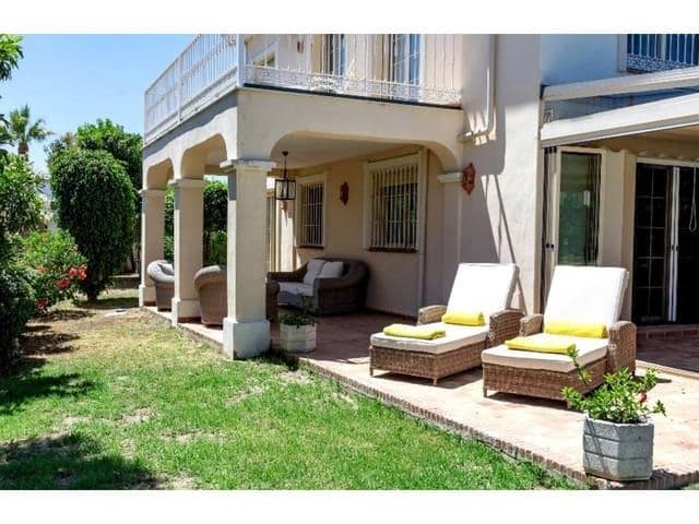 Chalet de 6 habitaciones en San Pedro de Alcantara, Marbella en alquiler vacacional con piscina garaje - 4.855 € (Ref: 8124781)