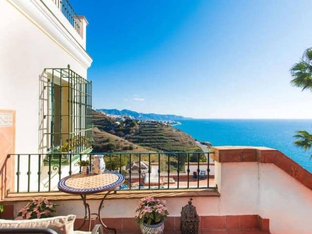 4 bedroom Villa for holiday rental in Torrox Pueblo, Torrox with pool - € 2,600 (Ref: 8124786)