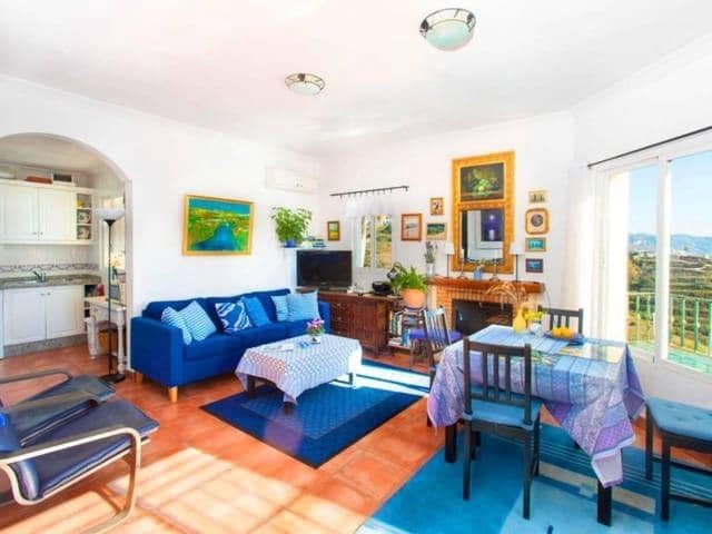 4 bedroom Villa for holiday rental in Torrox Pueblo, Torrox with pool - € 2,600 (Ref: 8124786)