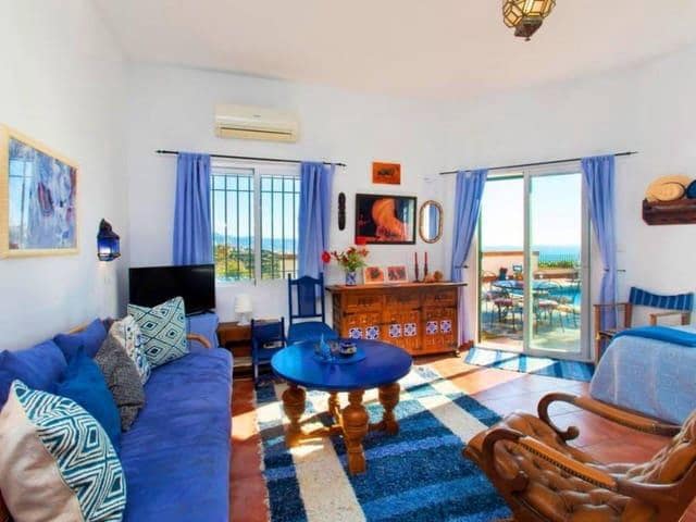 4 bedroom Villa for holiday rental in Torrox with pool - € 2,600 (Ref: 8124786)