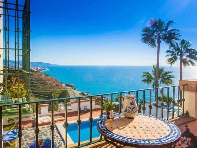 4 bedroom Villa for holiday rental in Torrox Pueblo, Torrox with pool - € 2,600 (Ref: 8124786)