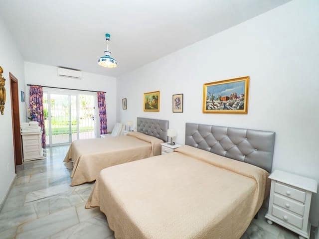 4 quarto Moradia para arrendamento para férias em Benalmadena Costa com piscina Garagem - 2 550 € (Ref: 8124787)
