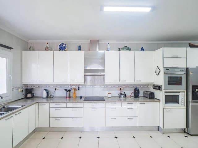 4 quarto Moradia para arrendamento para férias em Benalmadena Costa com piscina Garagem - 2 550 € (Ref: 8124787)