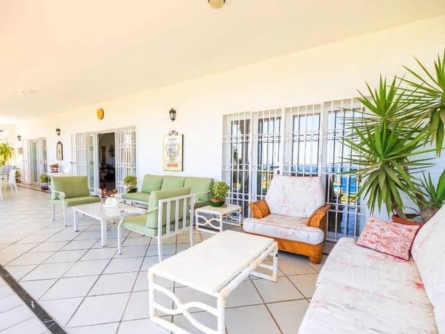 4 sovrum Villa för semesterbostäder i Benalmadena Costa, Benalmádena med pool garage - 2 550 € (Ref: 8124787)