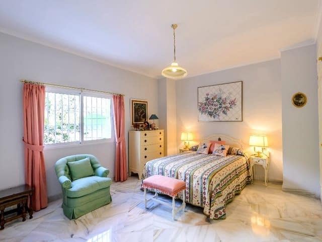 4 quarto Moradia para arrendamento para férias em Benalmadena Costa com piscina Garagem - 2 550 € (Ref: 8124787)