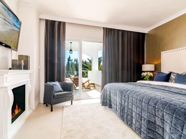 4 sypialnia Willa na kwatery wakacyjne w Marbella z basenem garażem - 3 850 € (Ref: 8124851)