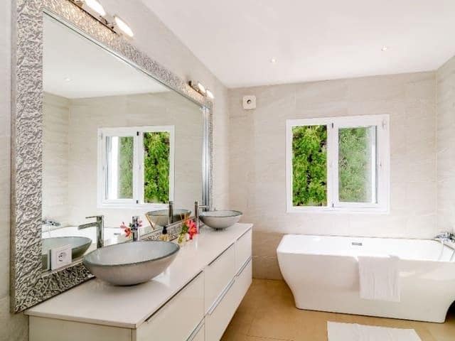 4 sypialnia Willa na kwatery wakacyjne w Marbella z basenem garażem - 3 850 € (Ref: 8124851)