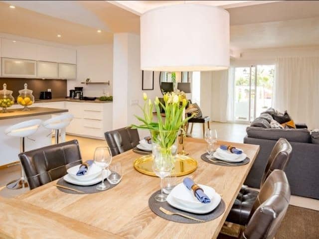 4 sypialnia Willa na kwatery wakacyjne w Rio Real - Los Monteros, Marbella z basenem garażem - 3 850 € (Ref: 8124851)