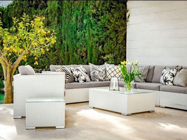 4 sypialnia Willa na kwatery wakacyjne w Rio Real - Los Monteros, Marbella z basenem garażem - 3 850 € (Ref: 8124851)