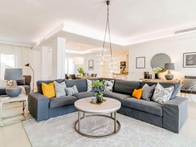 4 sypialnia Willa na kwatery wakacyjne w Rio Real - Los Monteros, Marbella z basenem garażem - 3 850 € (Ref: 8124851)