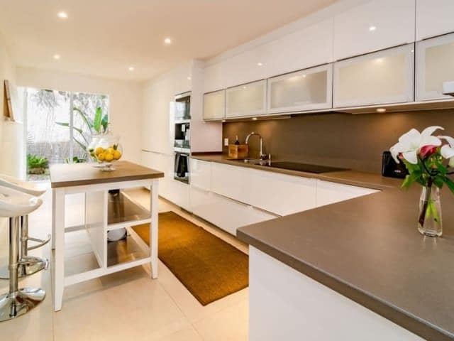 4 sypialnia Willa na kwatery wakacyjne w Marbella z basenem garażem - 3 850 € (Ref: 8124851)