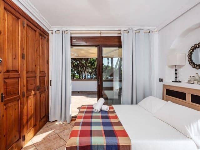   4 soveværelse   ferieVilla i Marbella   med   swimmingpool  garage  - € 3.400 (Ref: 8124852)