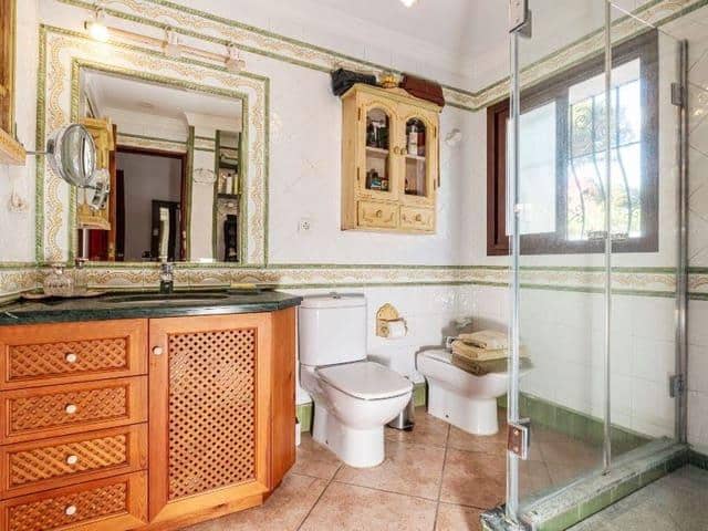   4 soveværelse   ferieVilla i Marbella   med   swimmingpool  garage  - € 3.400 (Ref: 8124852)