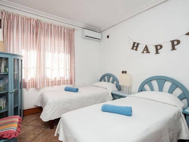   4 soveværelse   ferieVilla i Marbella   med   swimmingpool  garage  - € 3.400 (Ref: 8124852)