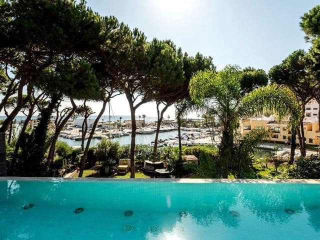   4 soveværelse   ferieVilla i Playa Bajadilla - Puertos, Marbella med   swimmingpool  garage  - € 3.400 (Ref: 8124852)