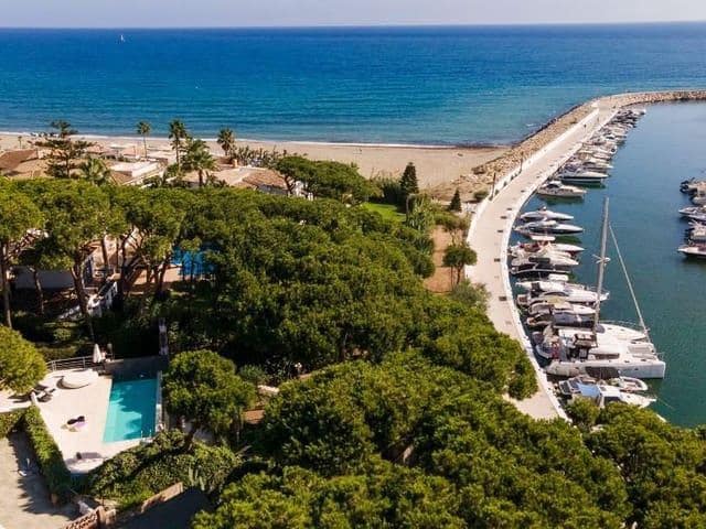   4 soveværelse   ferieVilla i Marbella   med   swimmingpool  garage  - € 3.400 (Ref: 8124852)