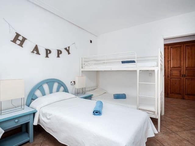   4 soveværelse   ferieVilla i Marbella   med   swimmingpool  garage  - € 3.400 (Ref: 8124852)