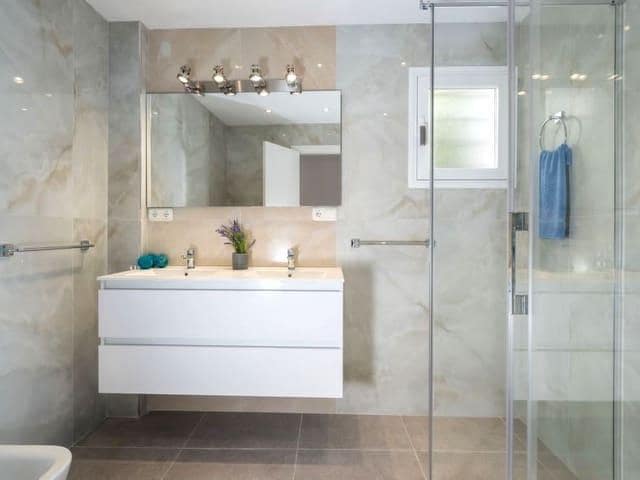 4 camera da letto Villa da affitare come casa vacanza in New Golden Mile con piscina garage - 1.920 € (Rif: 8124872)