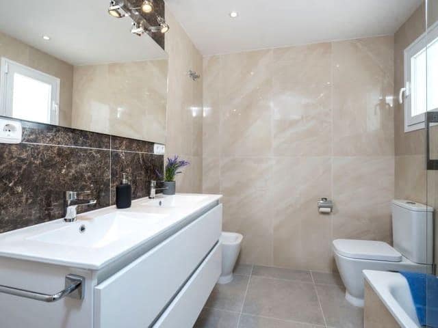 4 camera da letto Villa da affitare come casa vacanza in New Golden Mile con piscina garage - 1.920 € (Rif: 8124872)