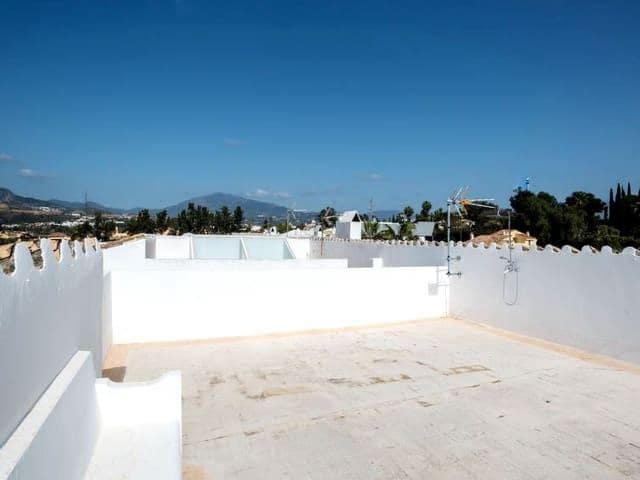 4 camera da letto Villa da affitare come casa vacanza in New Golden Mile con piscina garage - 1.920 € (Rif: 8124872)