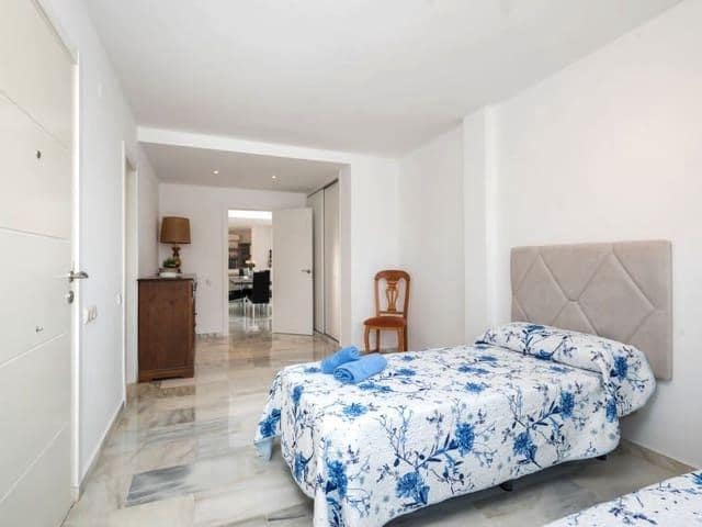 4 camera da letto Villa da affitare come casa vacanza in New Golden Mile con piscina garage - 1.920 € (Rif: 8124872)