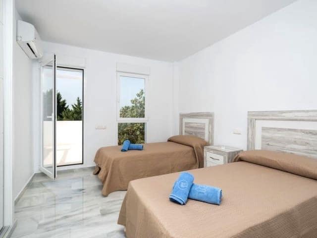 4 camera da letto Villa da affitare come casa vacanza in New Golden Mile con piscina garage - 1.920 € (Rif: 8124872)