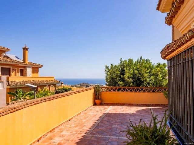 5 sovrum Villa för semesterbostäder i Benalmadena Costa, Benalmádena med pool garage - 2 000 € (Ref: 8124916)