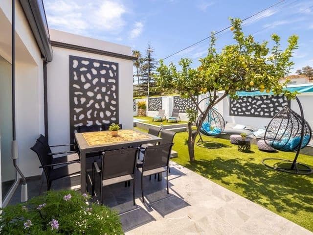   3 soveværelse   ferieVilla i Churriana   med   swimmingpool  garage  - € 1.915 (Ref: 8124918)