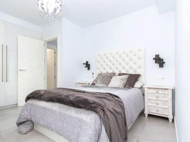   3 soveværelse   ferieVilla i Churriana   med   swimmingpool  garage  - € 1.915 (Ref: 8124918)