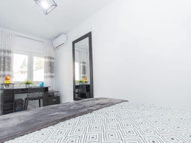   3 soveværelse   ferieVilla i Churriana   med   swimmingpool  garage  - € 1.915 (Ref: 8124918)