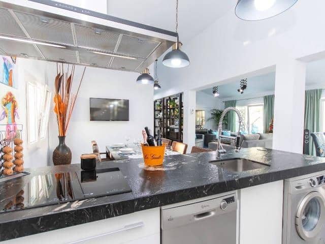 3 camera da letto Villa da affitare come casa vacanza in Churriana, Malaga città con piscina garage - 1.915 € (Rif: 8124918)