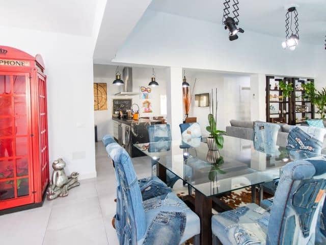   3 soveværelse   ferieVilla i Churriana   med   swimmingpool  garage  - € 1.915 (Ref: 8124918)